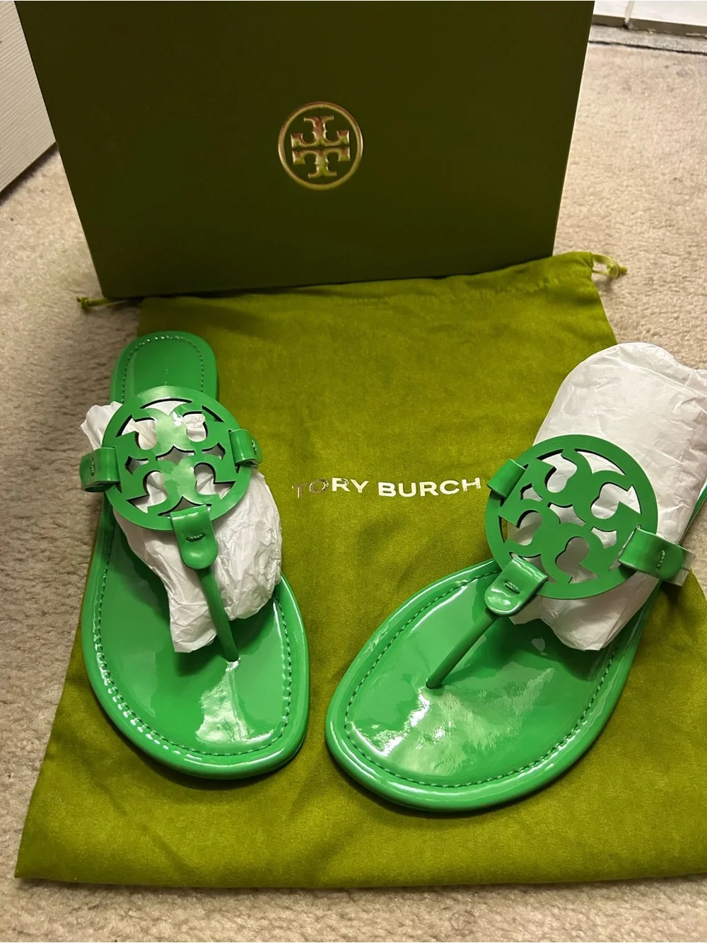 NWT TORY BURCH MILLER patent leather sandals in GORGEOUS green.